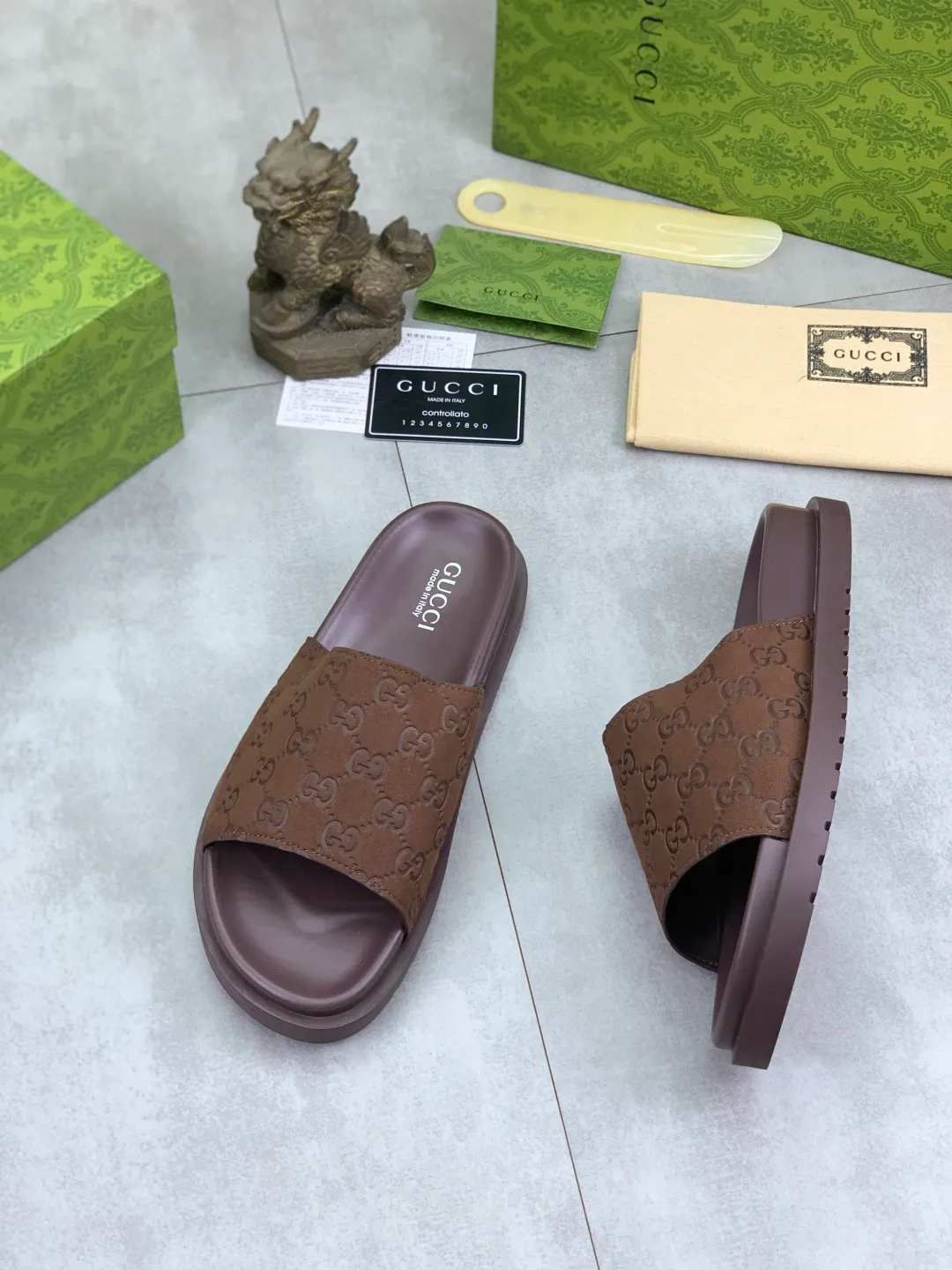 Men's Men's Shoes💰P320💰[New Style]🎁🎁🎁 High-quality GUCCI new casual slippers for the Year of the Snake, original official website, perfect workmanship, transmitting a kind of noble luxury, sublimating its definition of luxury in Gucci's high-end extraordinary craftsmanship. Original Gucci double G combination outsole, code number: 38-44 (45 customized)